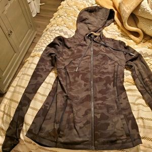Lululemon Define Jacket in Camo Size 8